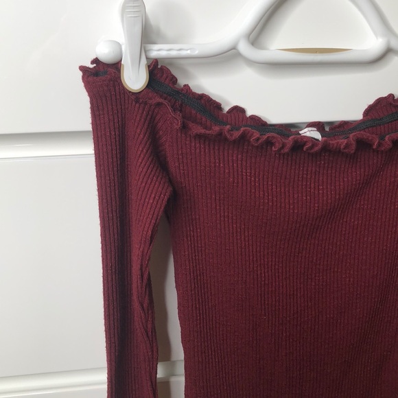 Off the shoulder long sleeve - Picture 2 of 3